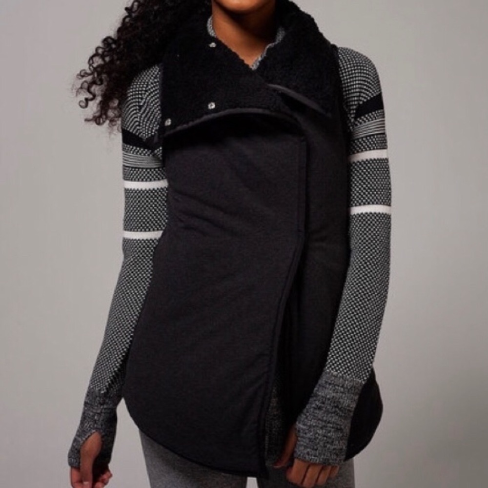 IVIVVA SHERPA VEST